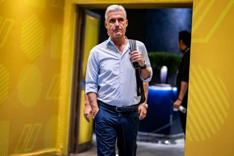 منافس الأهلي.. لويس كاسترو مرشح لتدريب بورتو
